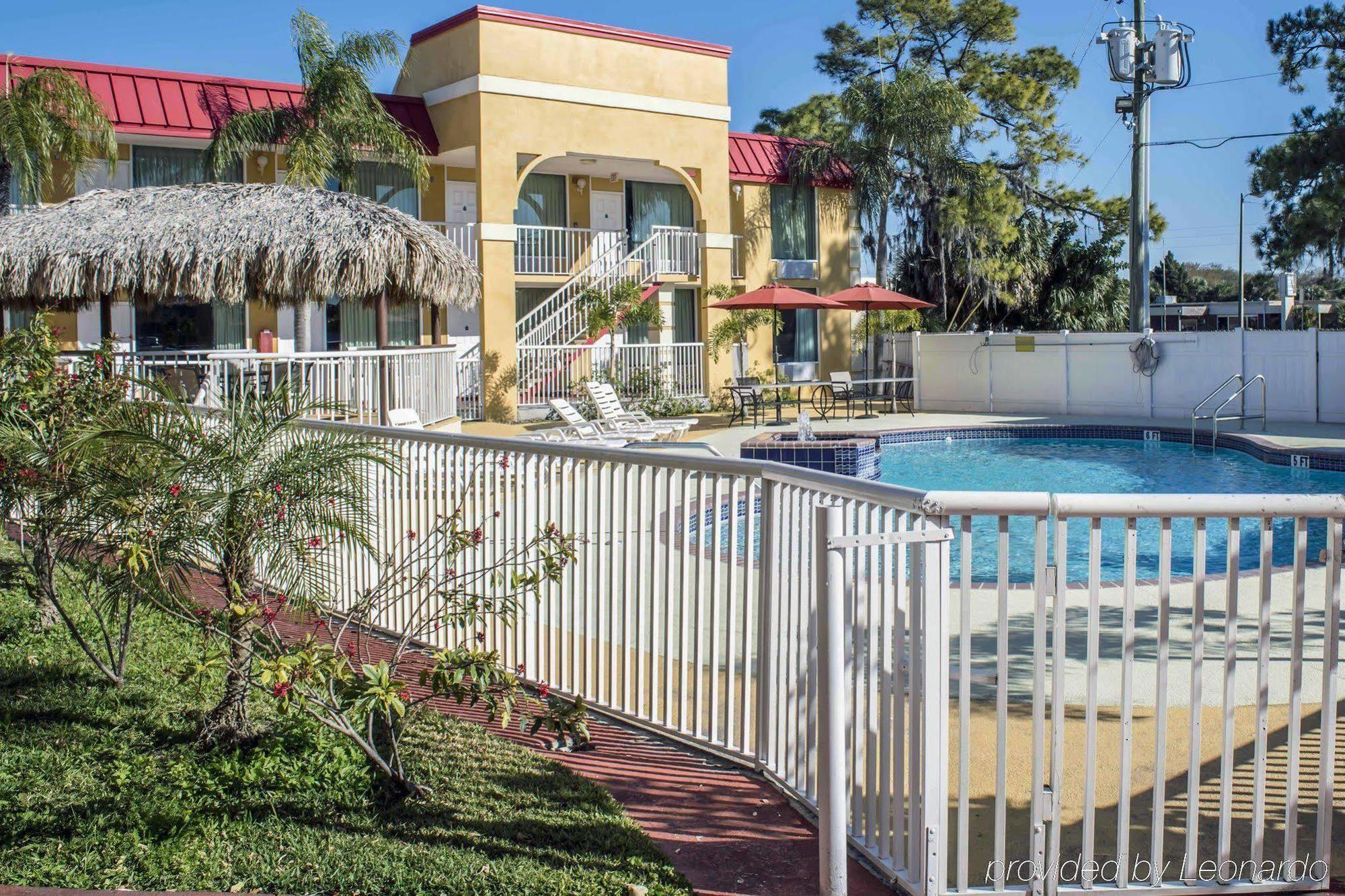 Rodeway Inn - New Port Richey Exterior foto